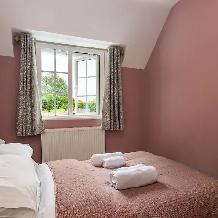 Lodge Farm - Stunning 3 Bed With Large Garden! Beckley  Exterior photo