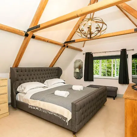 Lodge Farm - Stunning 3 Bed With Large Garden! Beckley  Exterior photo