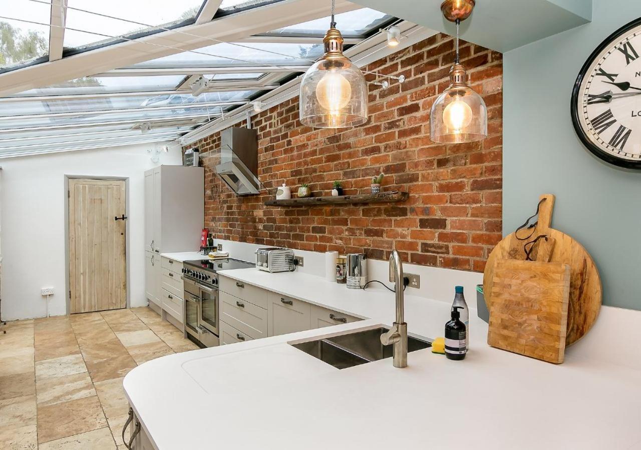 Farm - Stunning 3 Bed With Large Garden! * Beckley (Oxfordshire)